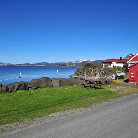 Fredelig Med Naturskjonn Omgivelse, Midt I Lofoten Jerstad Exterior photo