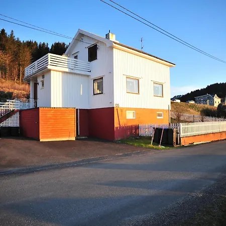 Fredelig Med Naturskjonn Omgivelse, Midt I Lofoten Jerstad Exterior photo