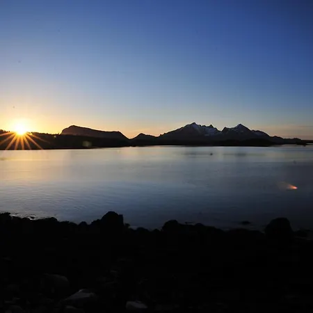 Fredelig Med Naturskjonn Omgivelse, Midt I Lofoten Jerstad Exterior photo