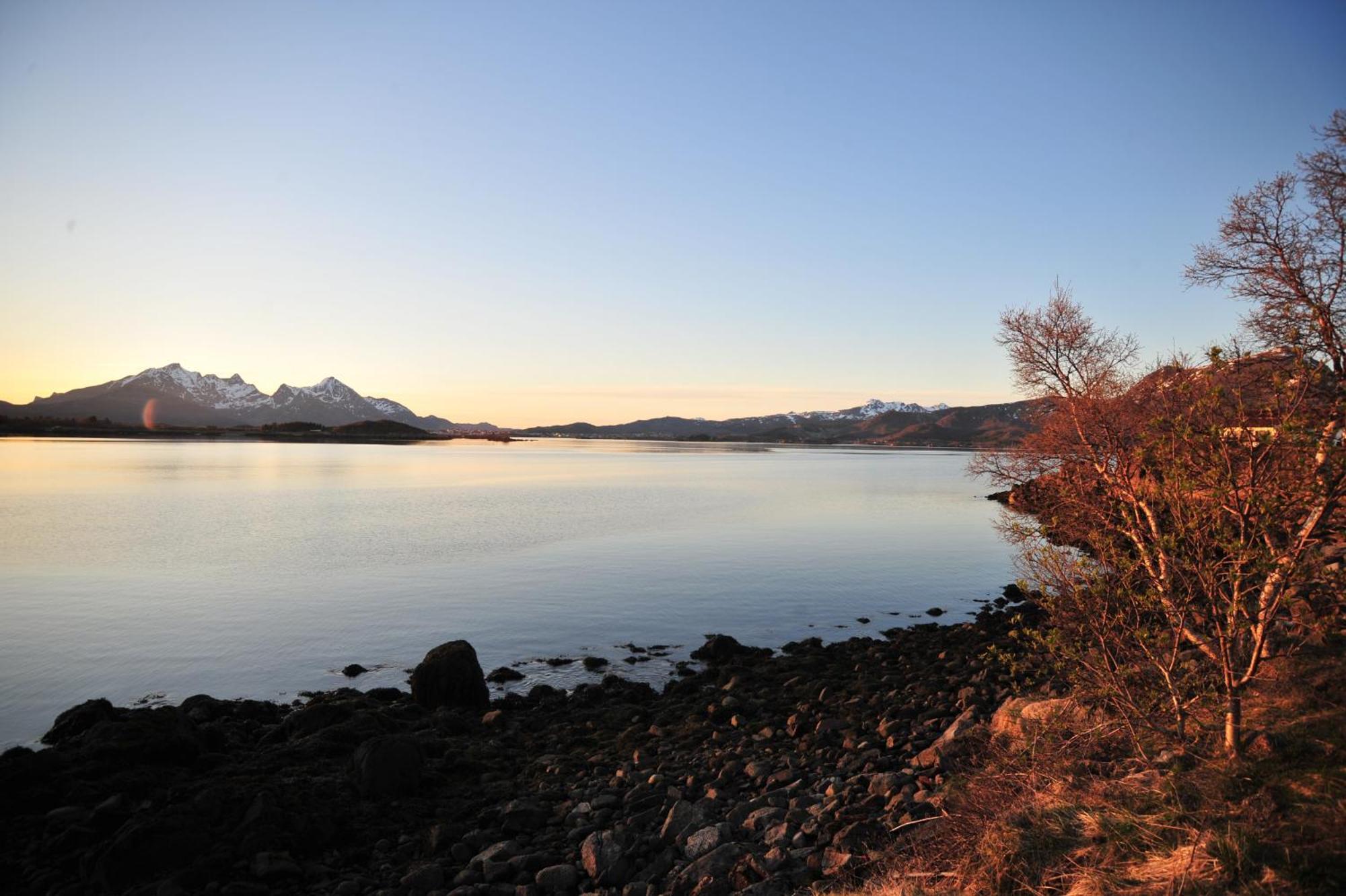 Fredelig Med Naturskjonn Omgivelse, Midt I Lofoten Jerstad