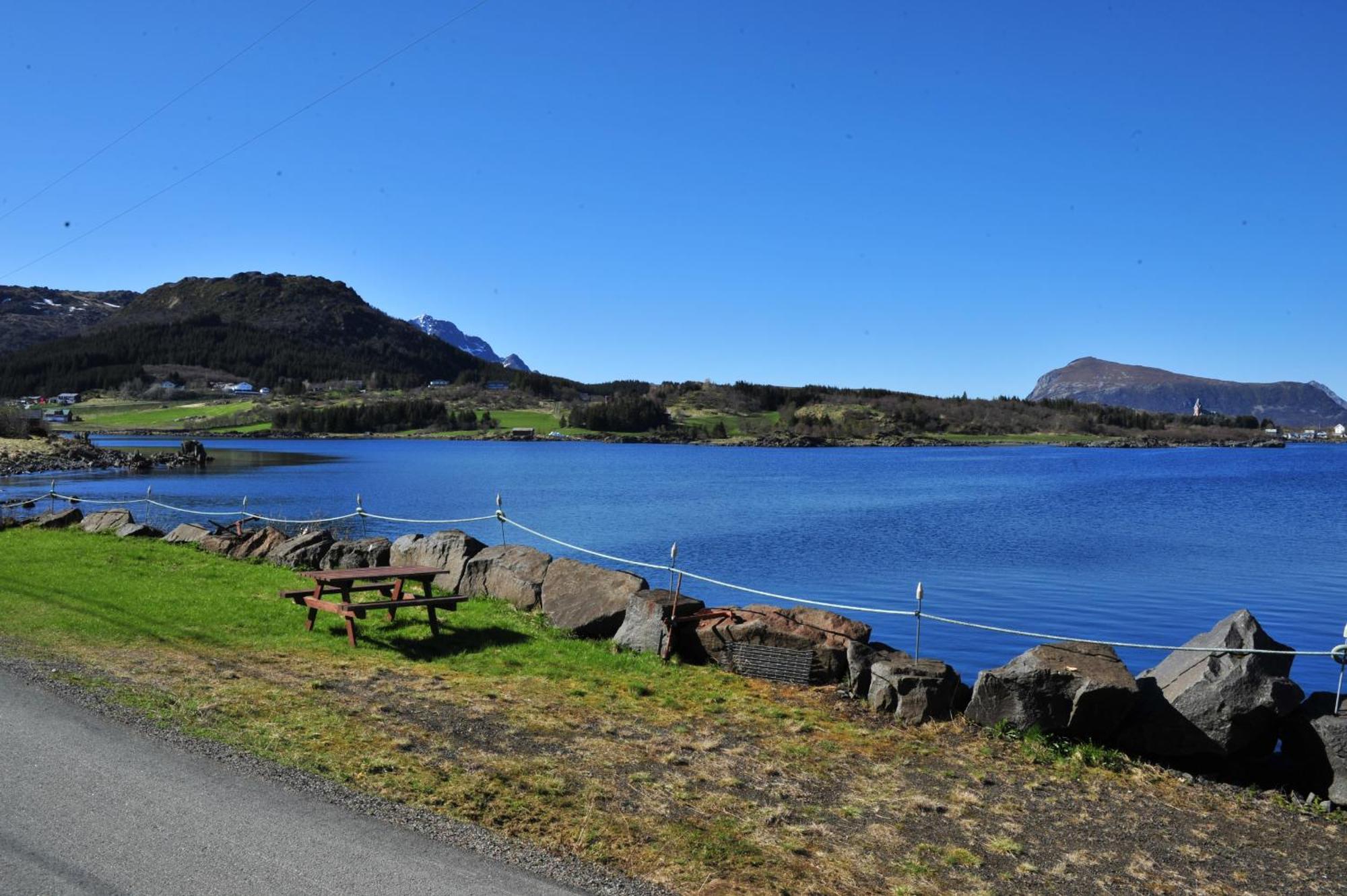 Ferienhaus Fredelig Med Naturskjonn Omgivelse, Midt I Lofoten